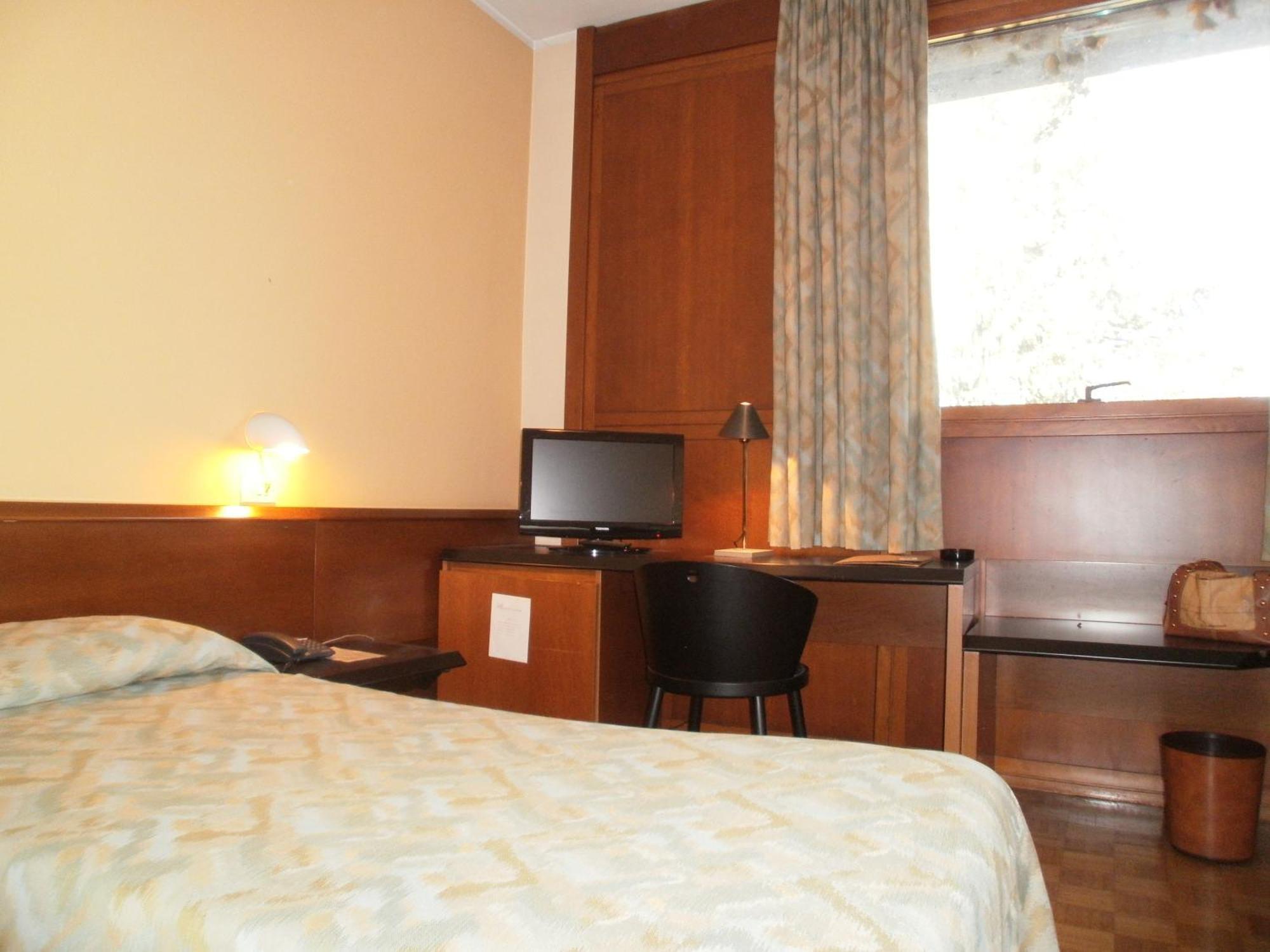 Albergo Villa & Roma Pallazzolo sullʼOglio Rum bild