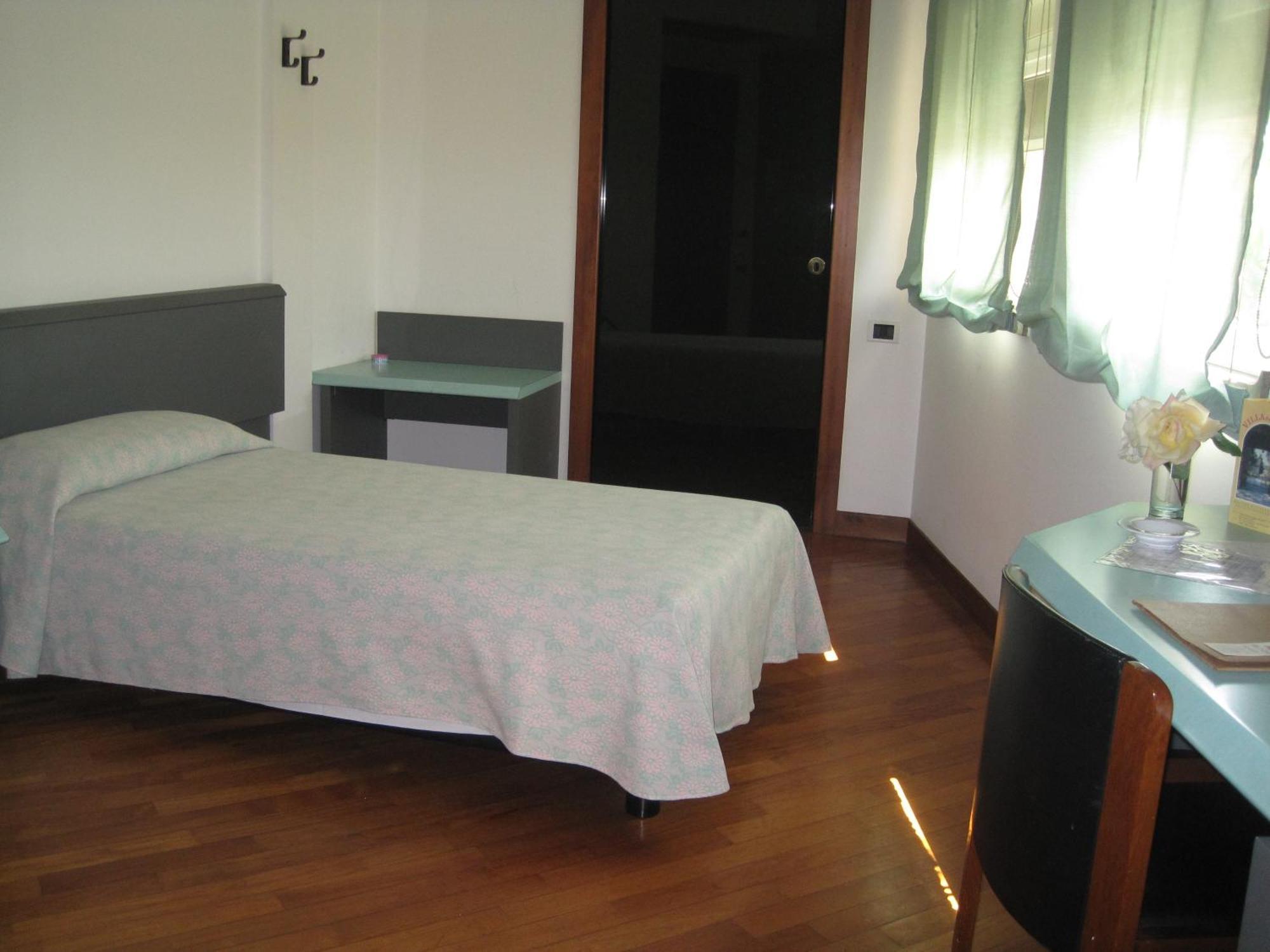 Albergo Villa & Roma Pallazzolo sullʼOglio Rum bild