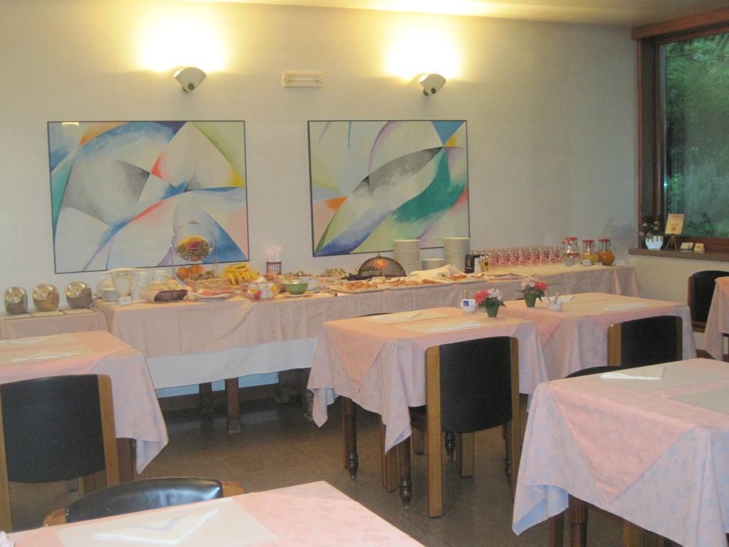 Albergo Villa & Roma Pallazzolo sullʼOglio Exteriör bild