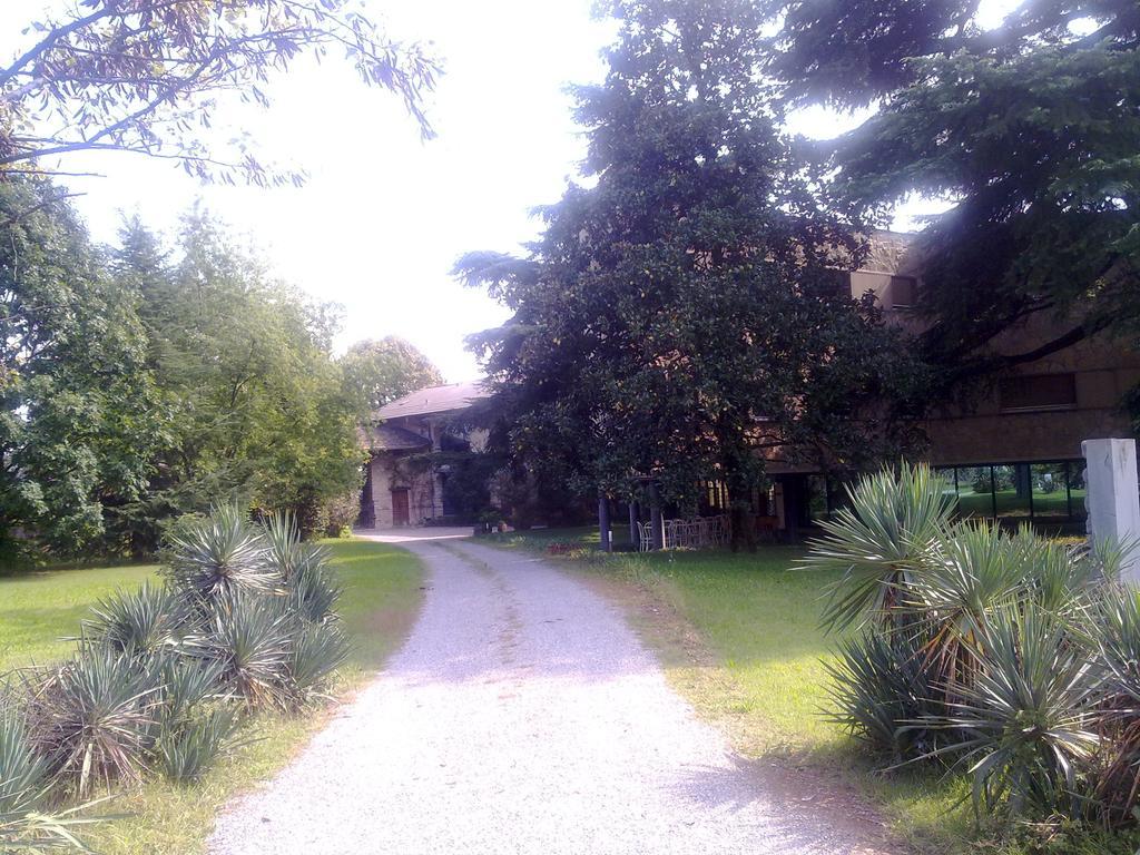 Albergo Villa & Roma Pallazzolo sullʼOglio Exteriör bild