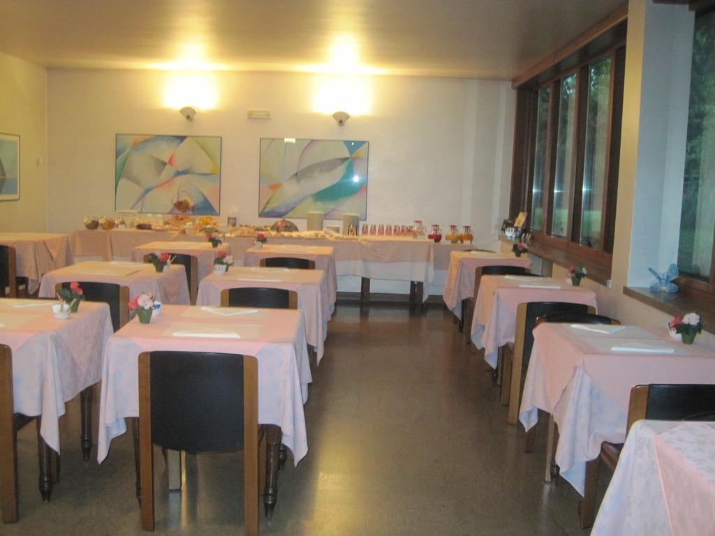 Albergo Villa & Roma Pallazzolo sullʼOglio Exteriör bild